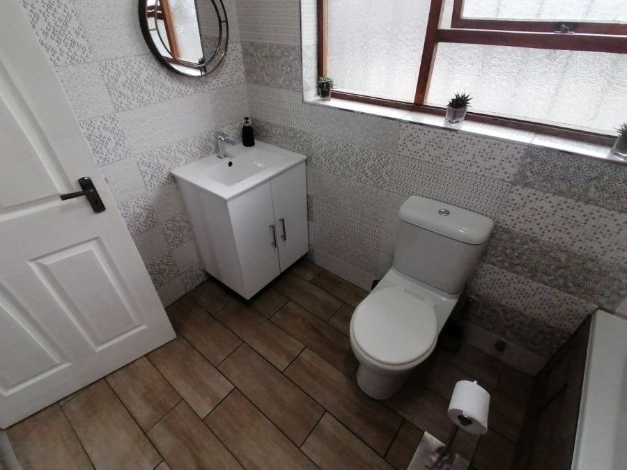 3 Bedroom Property for Sale in Peerless Park Western Cape